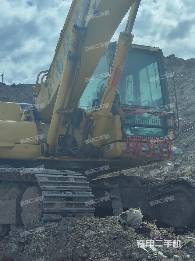 驾驶室整体（整机外观）