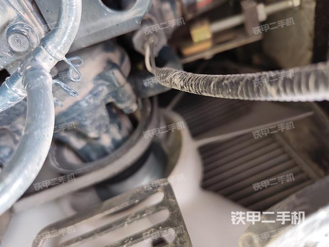 回转马达和主控阀（整机外观）