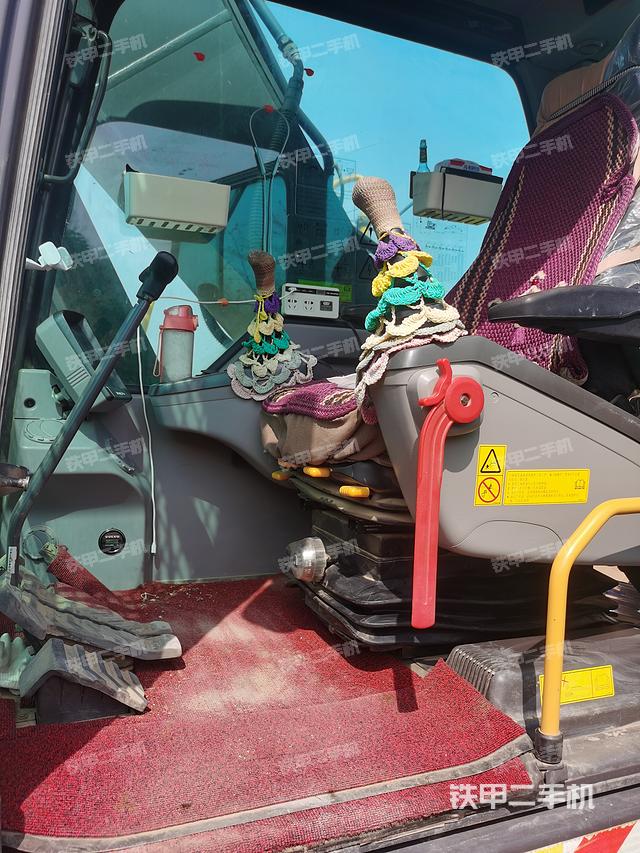 驾驶室整体（整机外观）