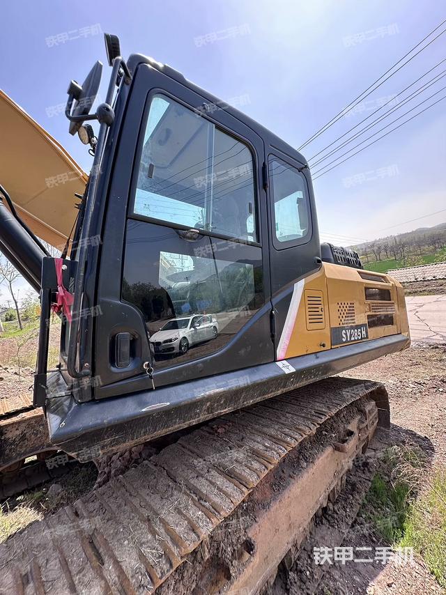 驾驶室顶部（整机外观）