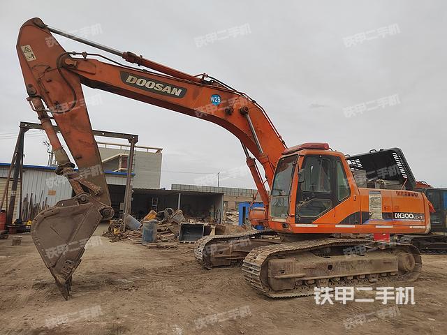 斗山DH300LC-7挖掘机