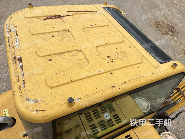 驾驶室顶部（整机外观）