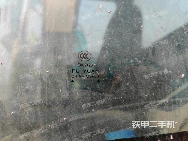 后窗玻璃角標（駕駛室部分）