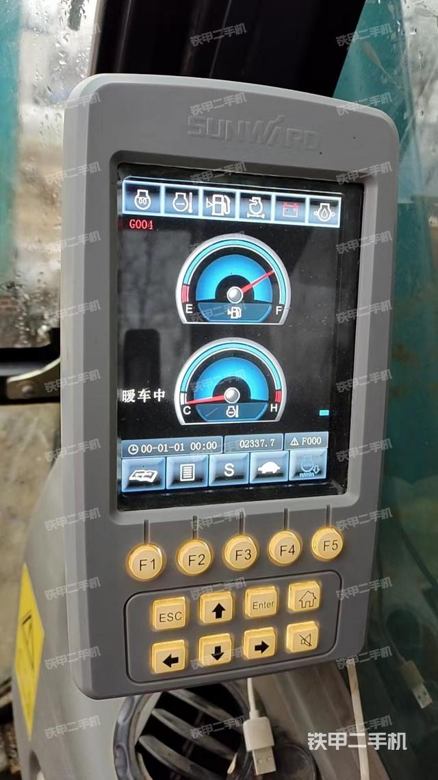 驾驶室整体（整机外观）