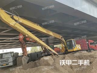 枣庄小松PC220-8挖掘机实拍图片