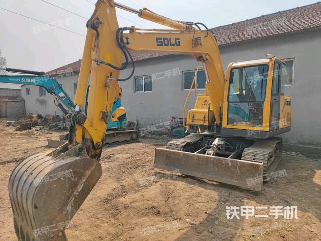 山東臨工E675F挖掘機