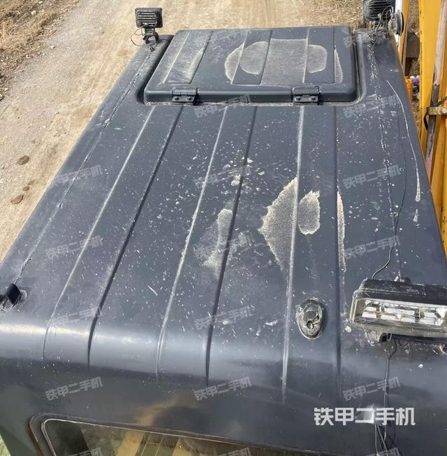 驾驶室顶部（整机外观）