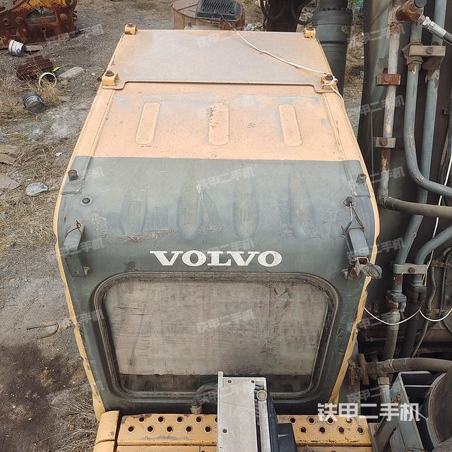 驾驶室顶部（整机外观）