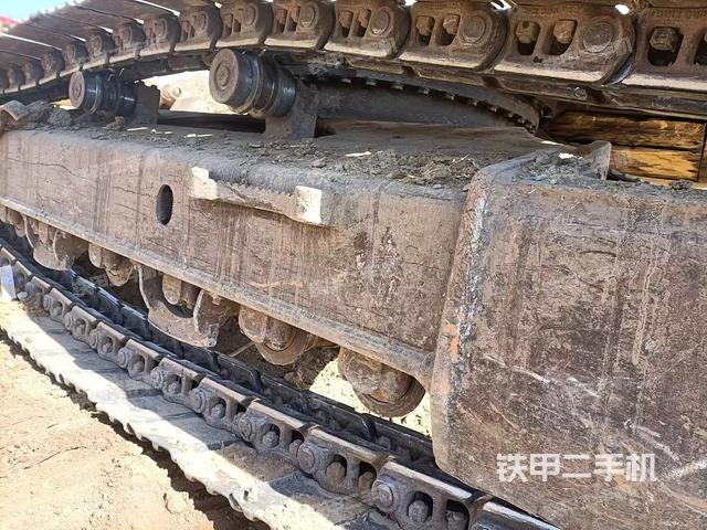 单侧履带整体（整机外观）