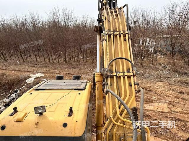 驾驶室顶部（整机外观）