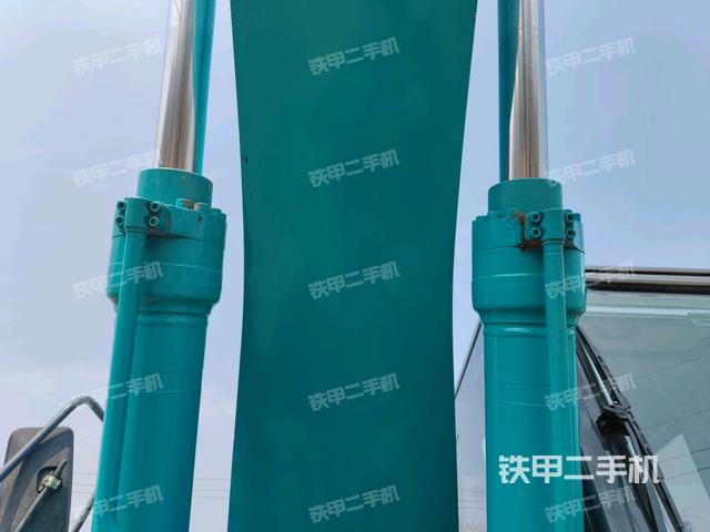 大臂油缸整體?豎拍（工作和回轉(zhuǎn)裝置）