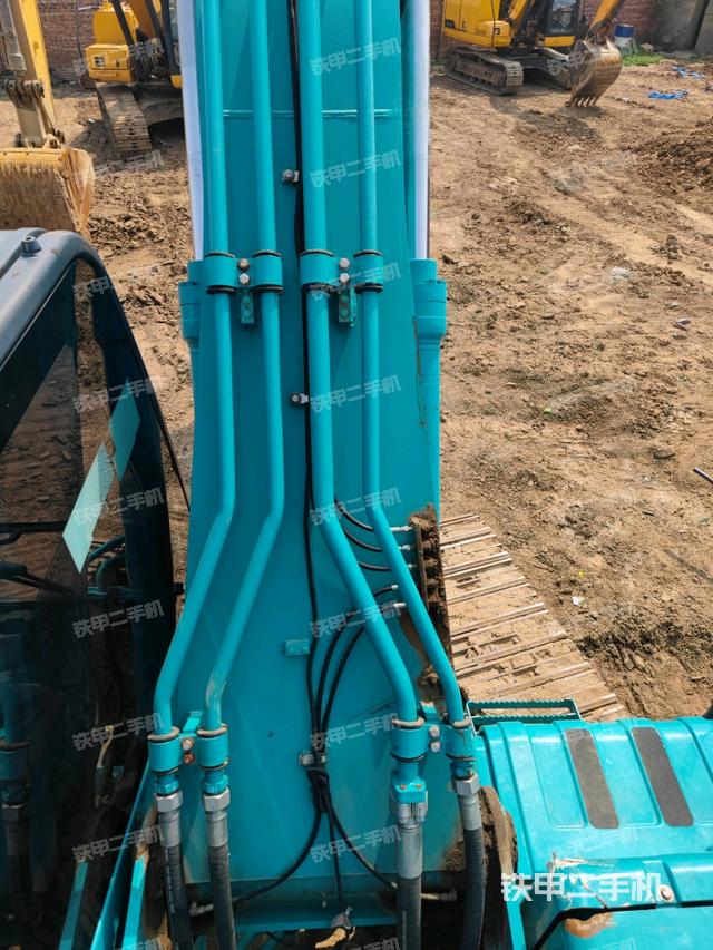 大臂背部俯視（工作和回轉(zhuǎn)裝置）