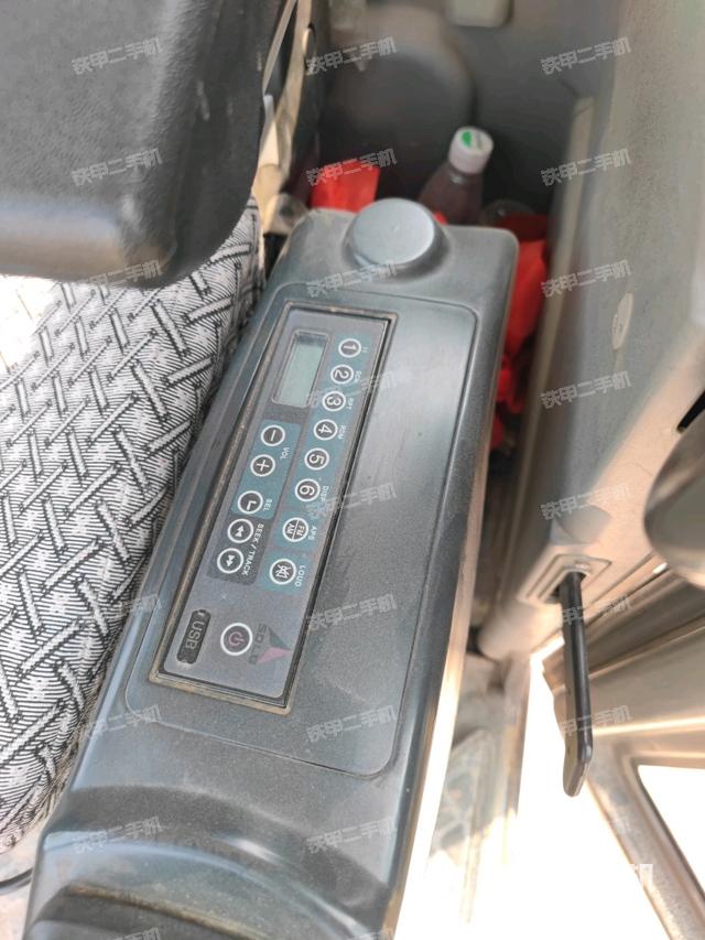 座椅左側(cè)控制臺(tái)/音響/含左手柄（駕駛室部分）