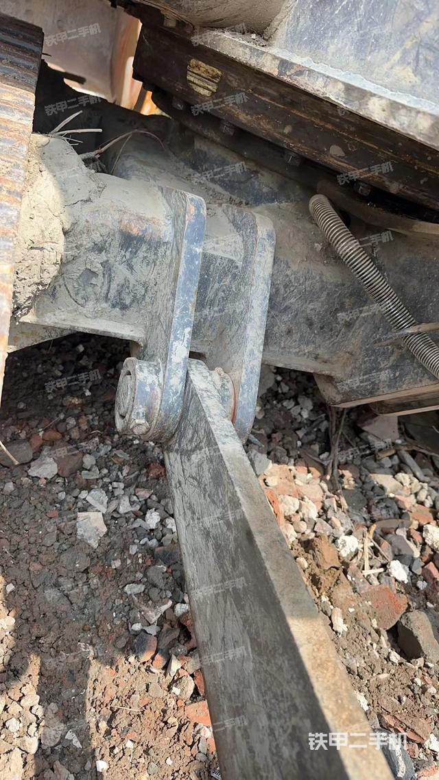 回转马达和主控阀（整机外观）