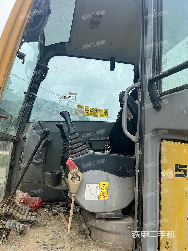 驾驶室整体（整机外观）