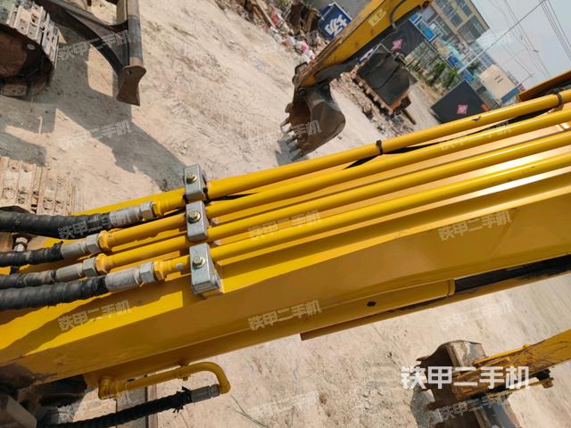 大臂背部俯視（工作和回轉(zhuǎn)裝置）