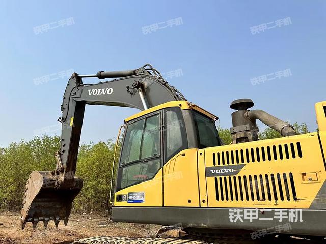 驾驶室整体（整机外观）