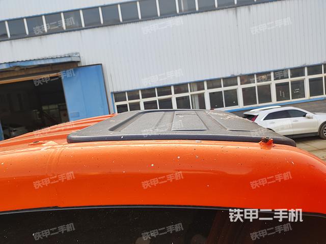 驾驶室顶部（整机外观）