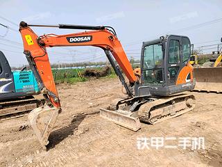 西安斗山DX55-9CN挖掘机实拍图片