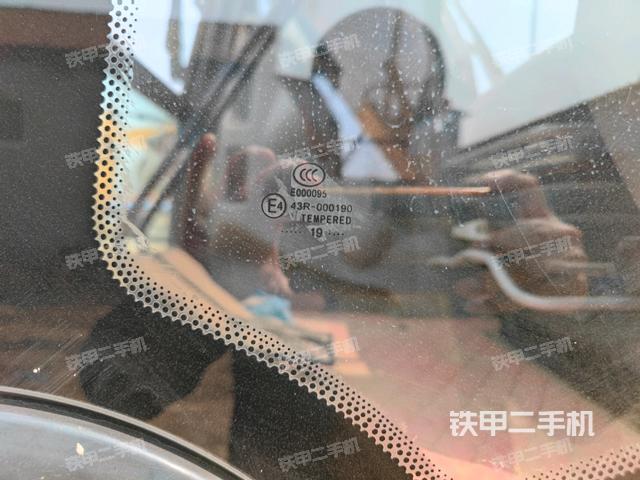 后窗玻璃角標(biāo)(駕駛室部分) 后窗玻璃角標(biāo)(駕駛室部分)