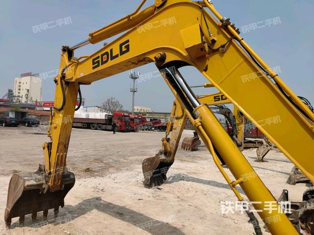 大臂整體?右側(cè)（工作和回轉(zhuǎn)裝置）