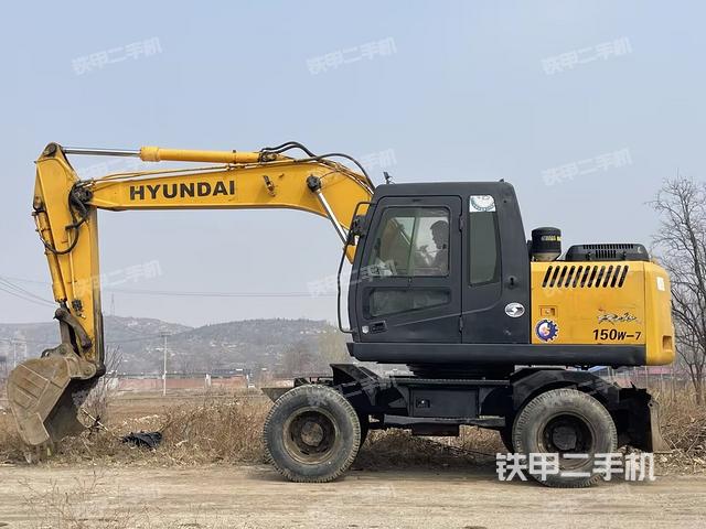 现代R150W-7挖掘机