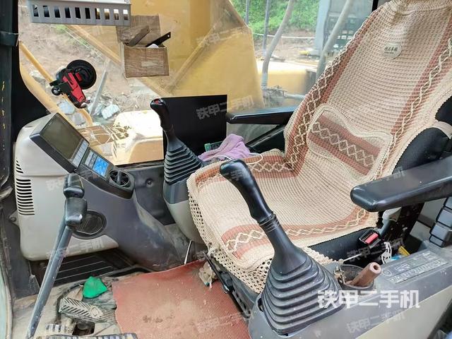 驾驶室整体（整机外观）