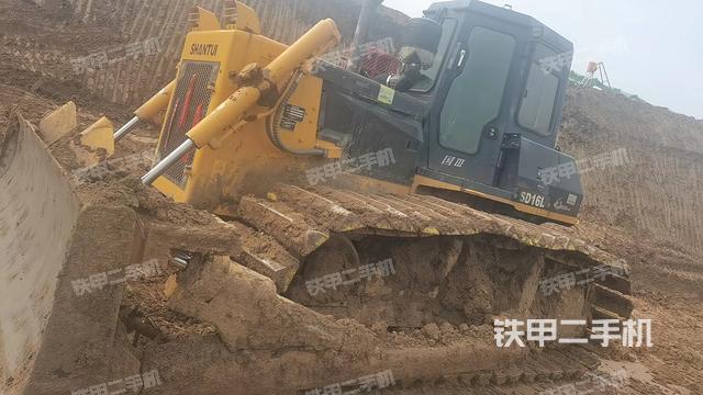 整机右后45°（设备外观及核心部件）