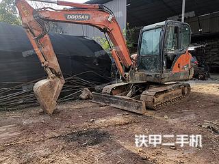 斗山DX60挖掘机实拍图片