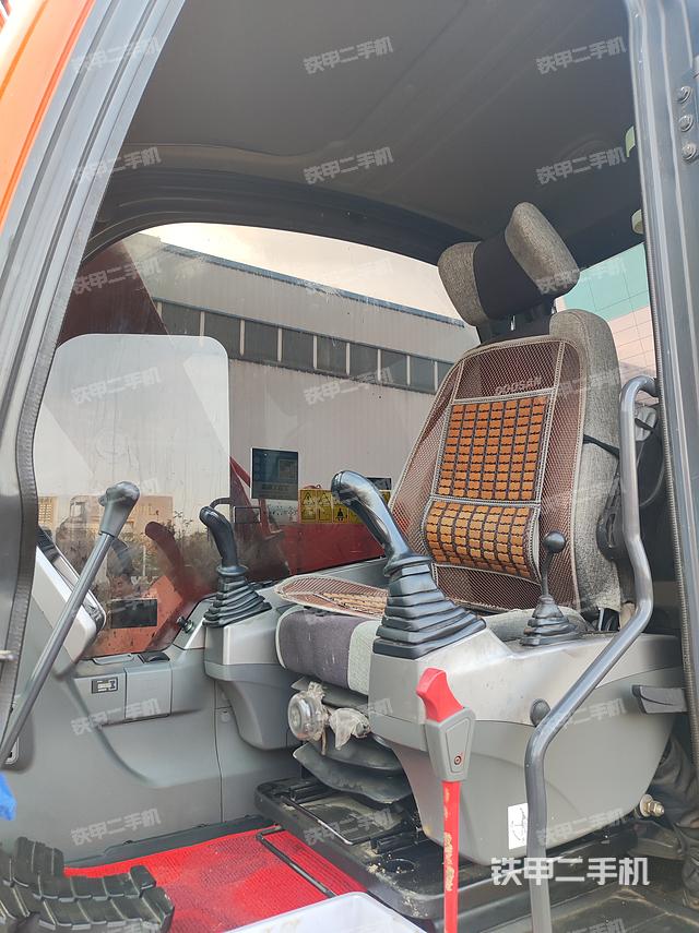 驾驶室整体（整机外观）