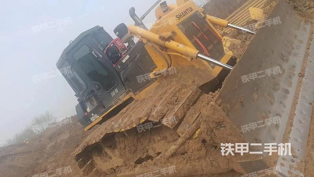 山推SD16L湿地型推土机
