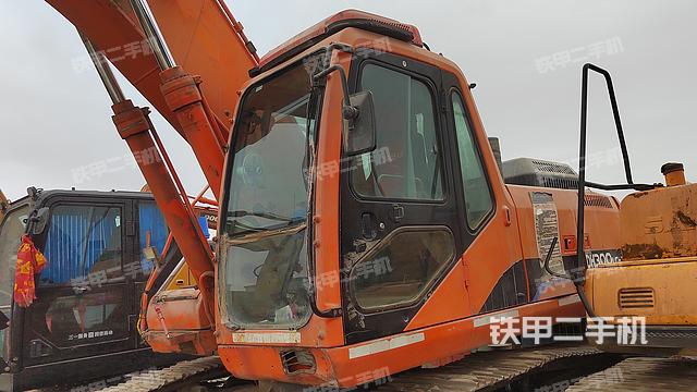 驾驶室整体（整机外观）