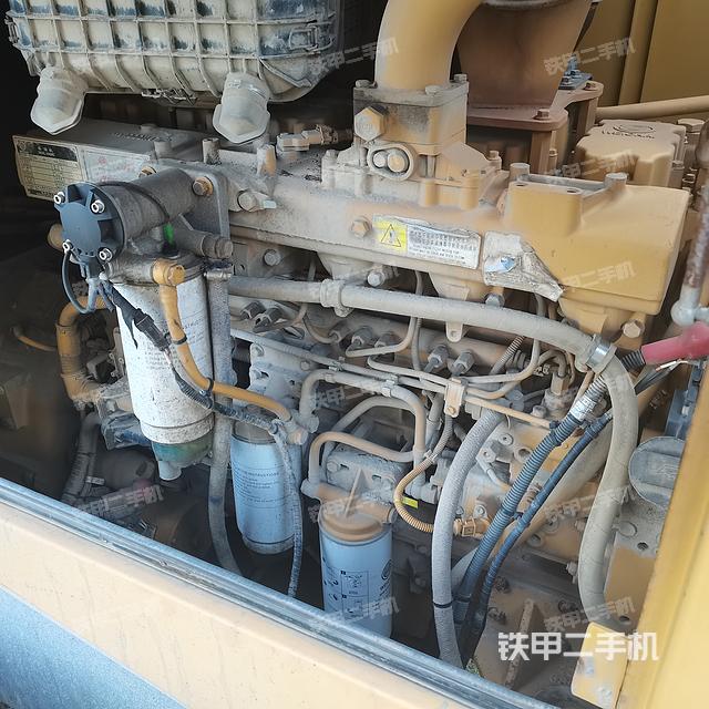 发动机左侧（整机外观及大件）