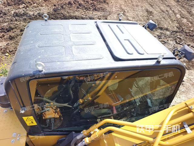 驾驶室顶部（整机外观）