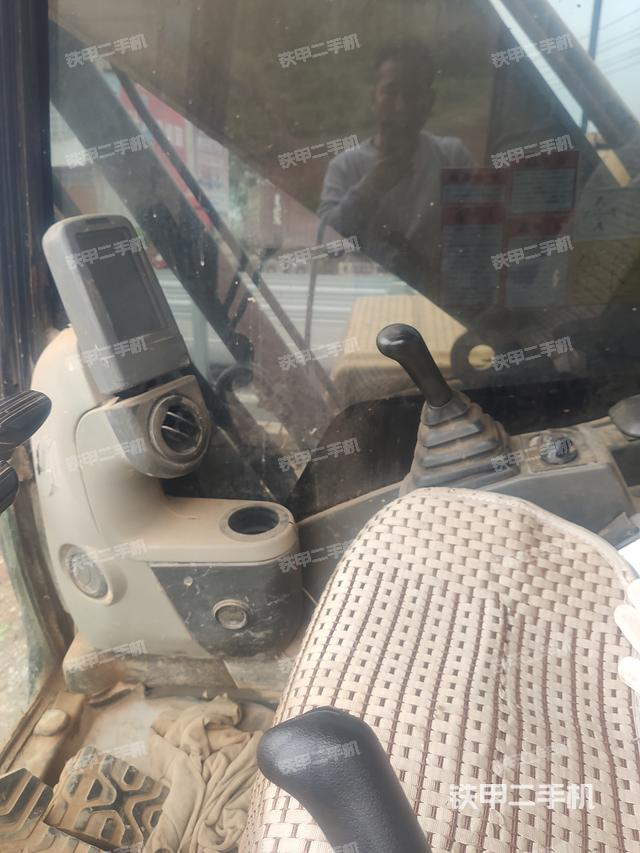 驾驶室整体（整机外观）