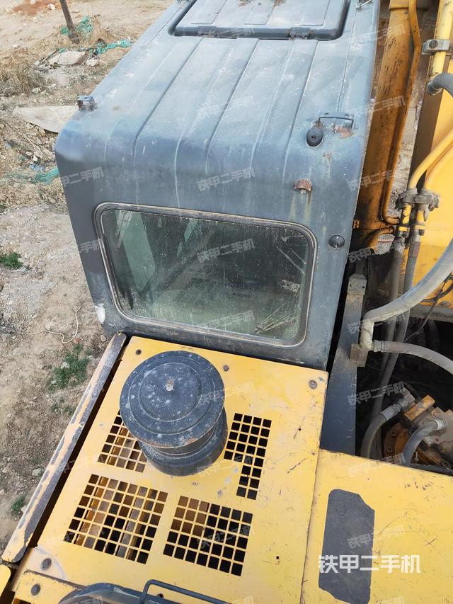 驾驶室顶部（整机外观）