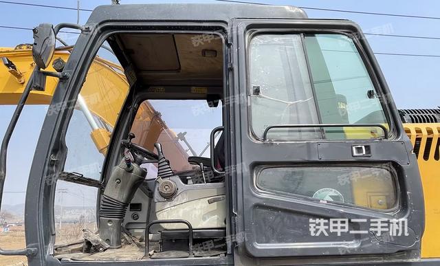 驾驶室整体（整机外观）