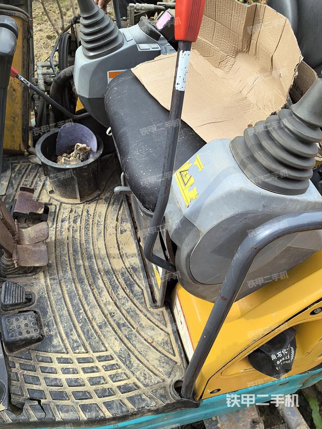 驾驶室整体（整机外观）