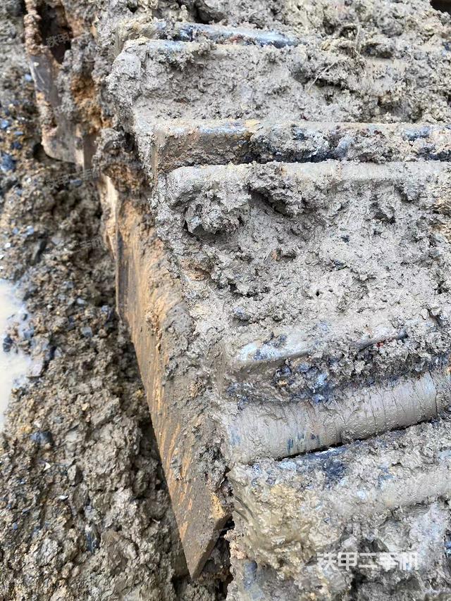 单侧履带整体（整机外观）