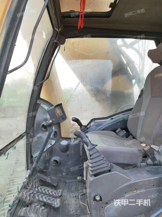 驾驶室整体（整机外观）