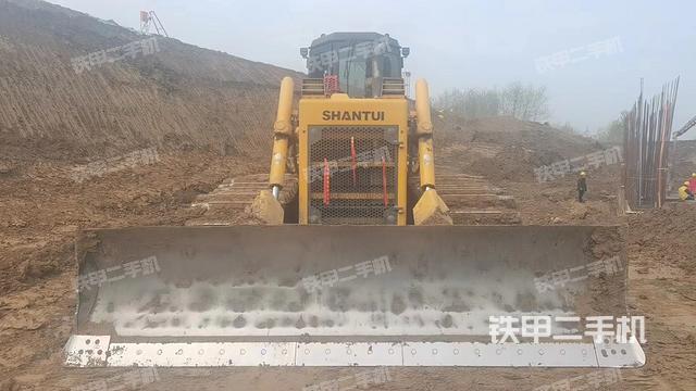 整机右侧（设备外观及核心部件）