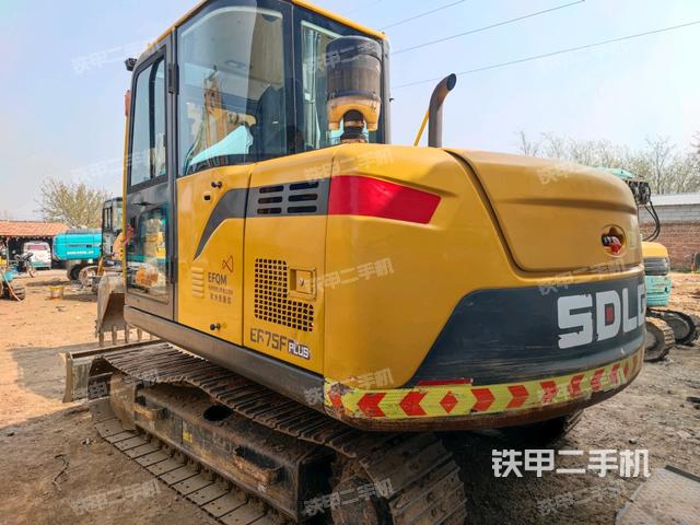 右后45(整機外觀) 右后45(整機外觀)