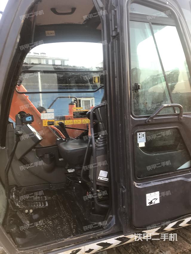 驾驶室整体（整机外观）