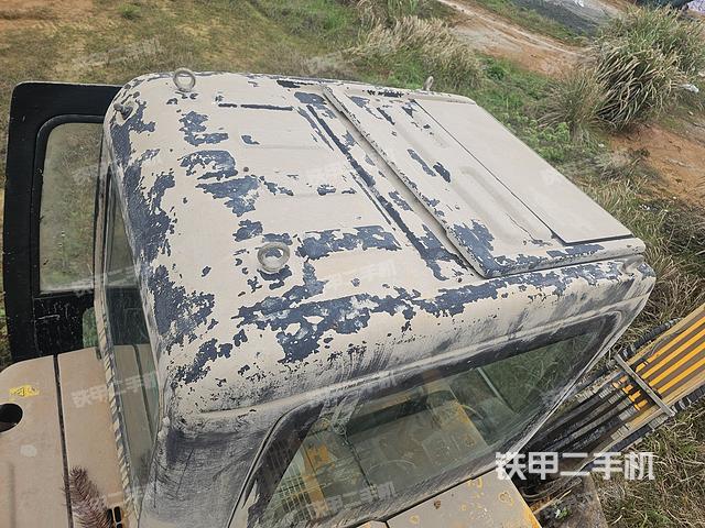 驾驶室顶部（整机外观）