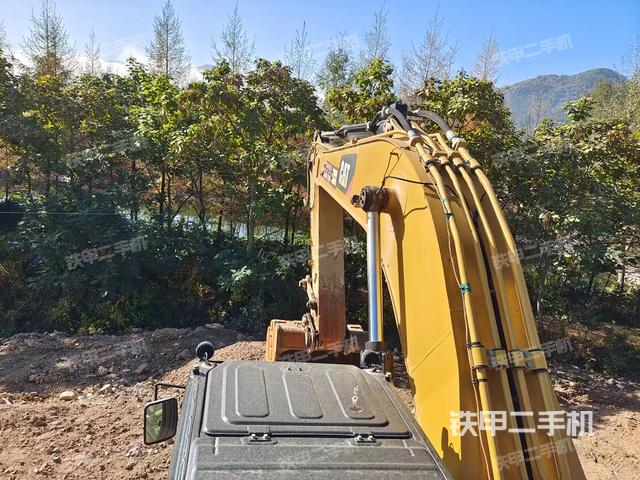 驾驶室顶部（整机外观）