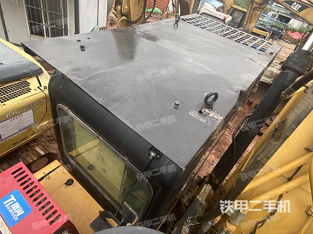 驾驶室顶部（整机外观）