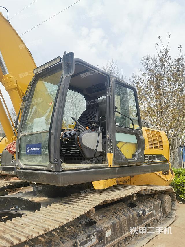 驾驶室整体（整机外观）