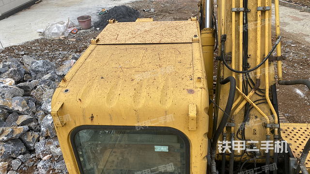 驾驶室顶部（整机外观）