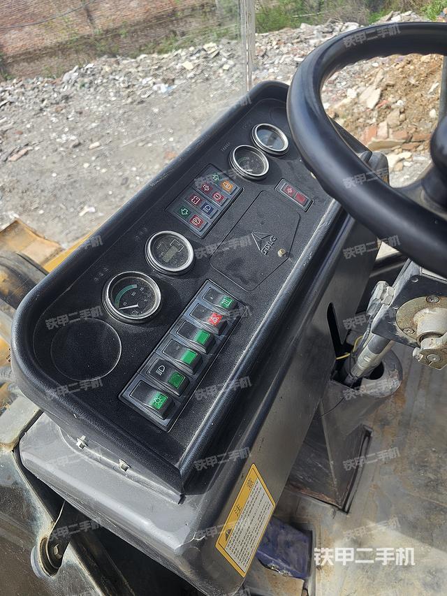 驾驶室操作台（整机外观及大件）