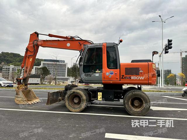 日立ZX130W挖掘机